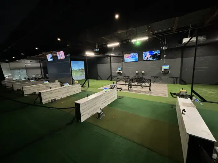 Clarksville Indoor Golf – 24/7 Simulator & Driving Range | Tee24